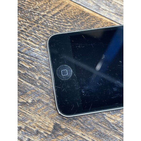 Apple iPod Touch 5th Generation 16GB Gray Model:A1421 Bundle W/ Cable & Adapter - Picture 5 of 7